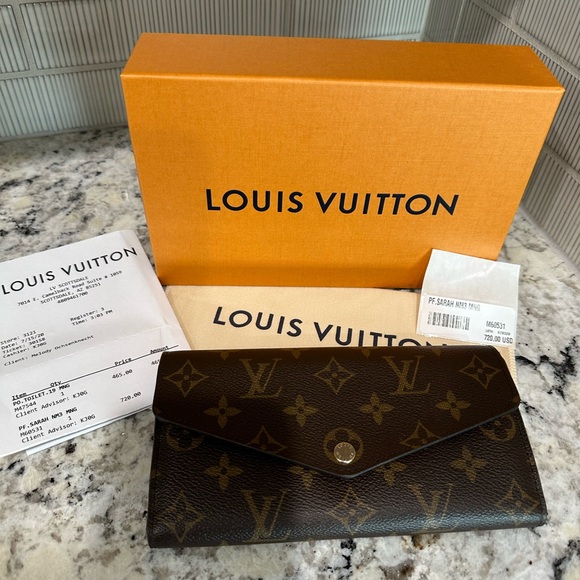Authentic LOUIS VUITTON Sarah Wallet - Picture 1 of 5